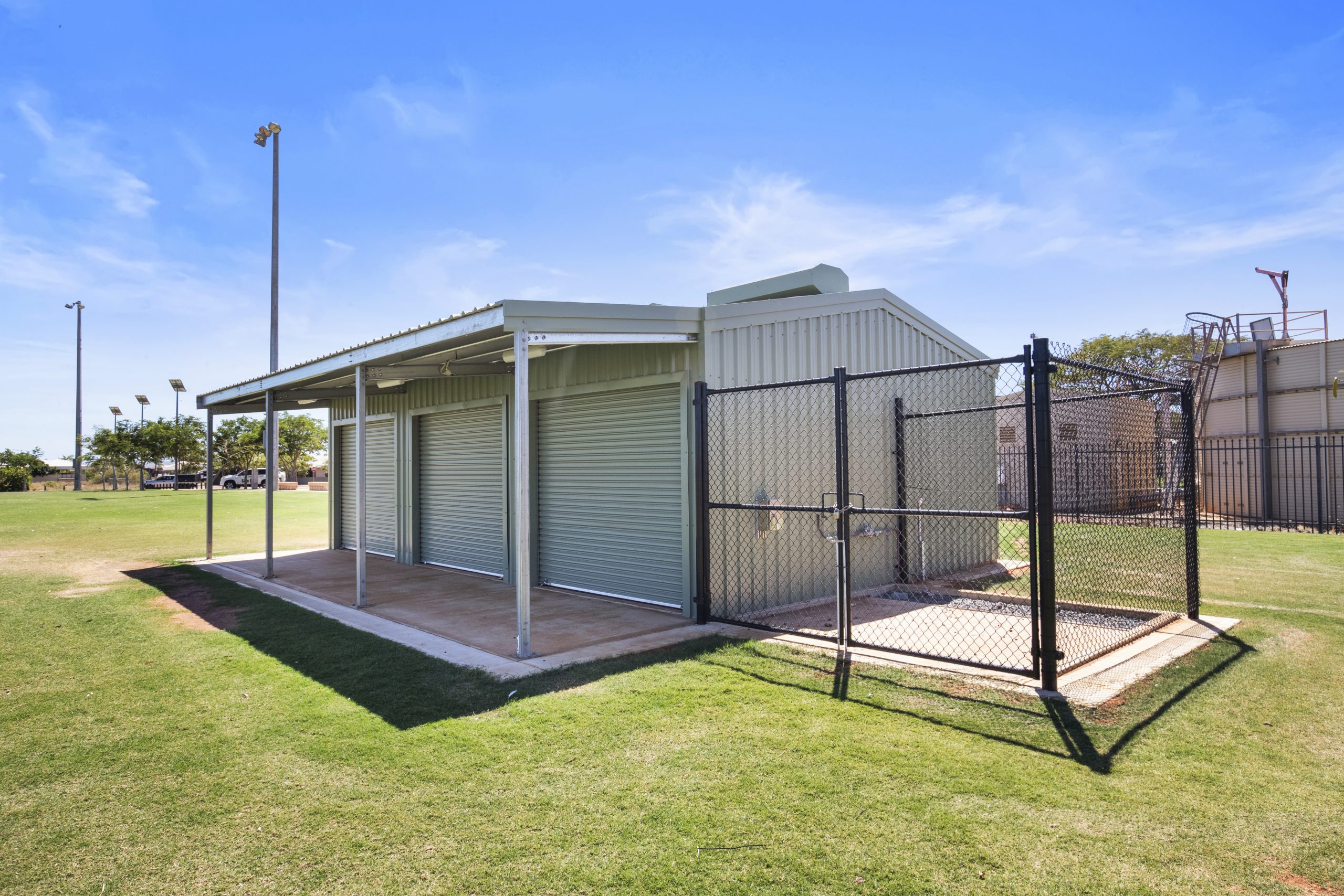 COMMUNITY SHED HR-3916